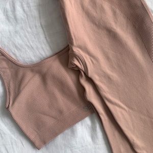 Set Active Sculptflex Bra and Leggings in Amethyst